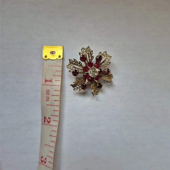 Vintage Red Rhinestone Floral Brooch Gold Tone Leaf Spray - Picture 3 of 3